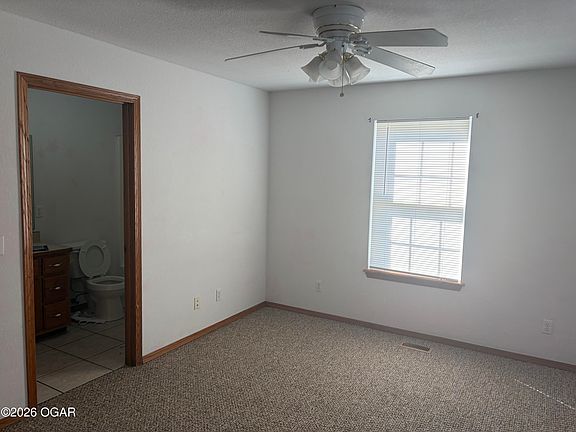 5th image of 2416 Iron Gates Rd