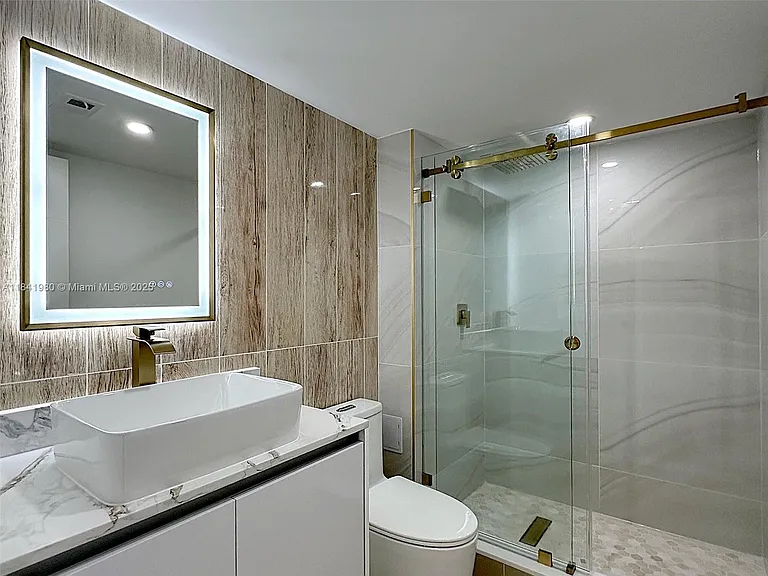 18071 Biscayne Blvd #1202 — Photo 31