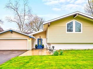 991 Penfield Rd, Rochester, NY 14625