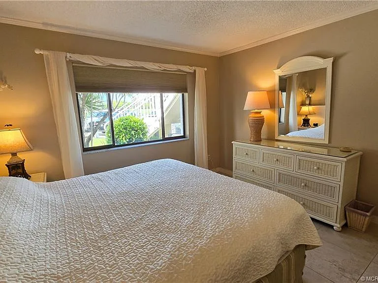 5565 NE Gulfstream Way — Photo 15