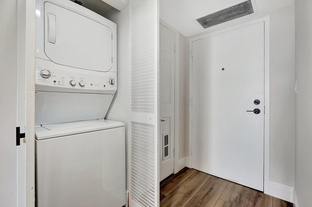 2900 NE 14th Street Causeway #602, photo 2