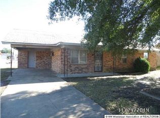 1040 Magnolia St, Tunica, MS 38676