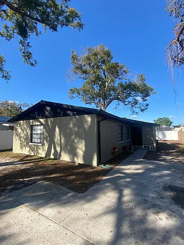 3405 W Sligh Ave Photo 1