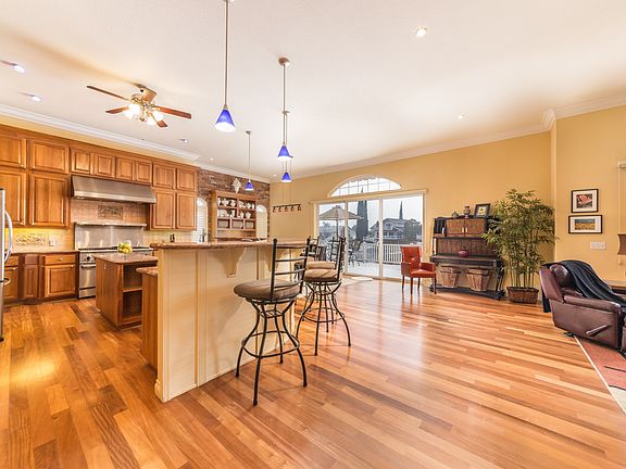 5th image of 956 Lido Cir