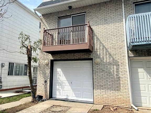 2nd image of 14 Stanwich St