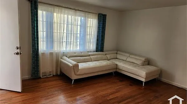 93 Cedar Ave #1