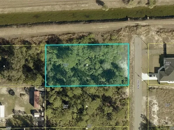 1519 Pine Ave, Lehigh Acres, FL 33972
