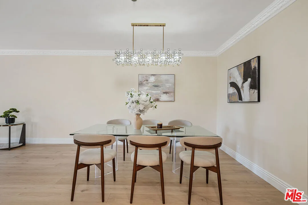 2 bed, 2.5 bath, 1963 sqft, $10,500 — Photo 4
