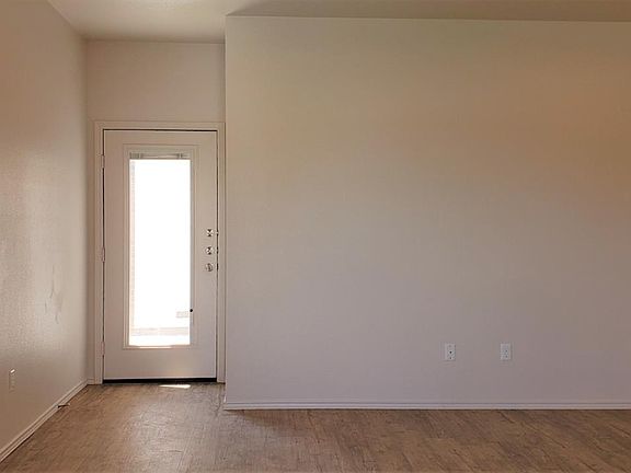 2nd image of 11626 Evanston Ave