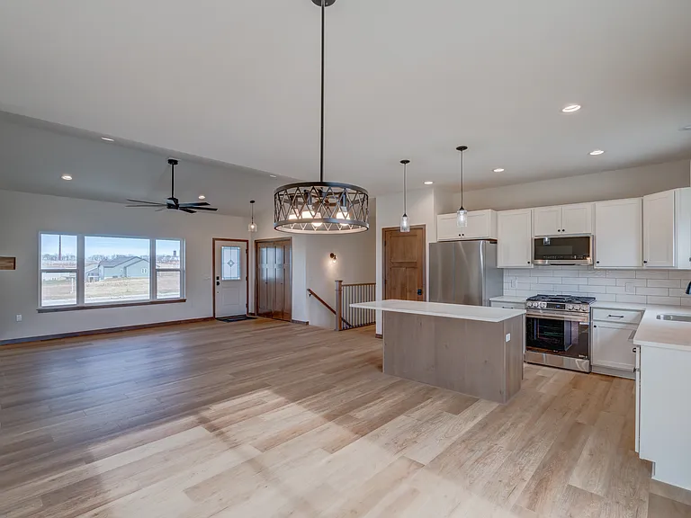 103 Graelyn Cir — Photo 4
