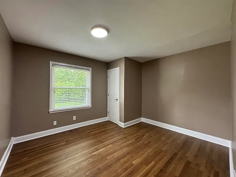 2564 Millbrook Dr — Photo 18
