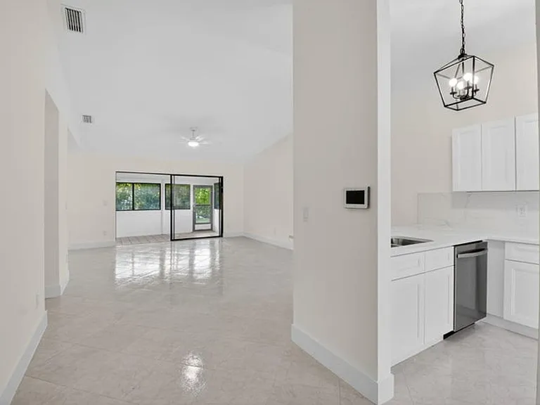 29 Fawlkland Cir — Photo 6