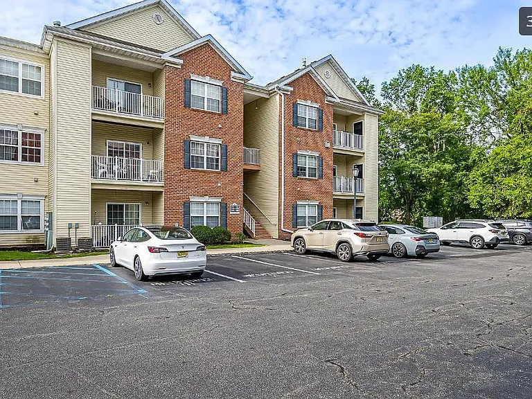 118 Frank Ct #118 — Photo 4