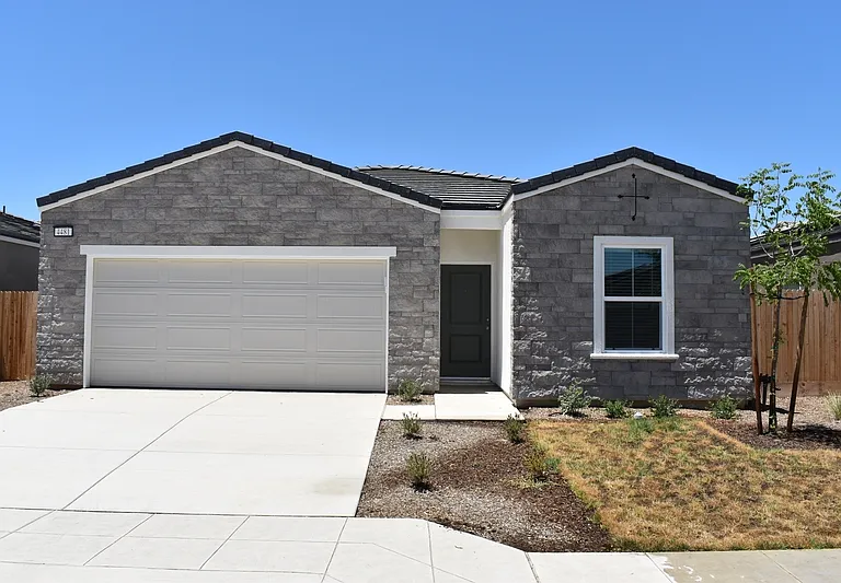 4481 N San Miguel Ave — Photo 1