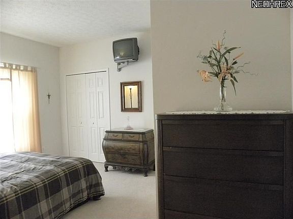 4th image of 32918 Titus Hill Ln
