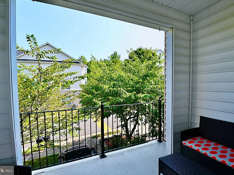 6915 Rolling Creek Way — Photo 11