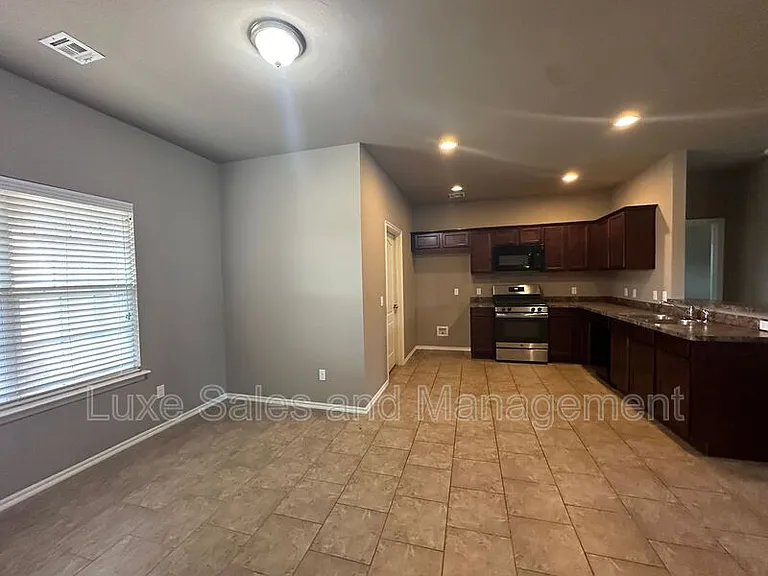 8517 SW 50th St — Photo 6