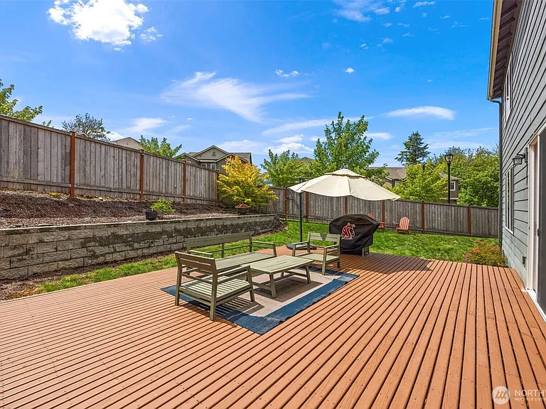 6605 Svea Ct NE — Photo 32