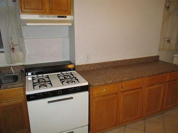 3rd image of 22 Crawford St APT 1