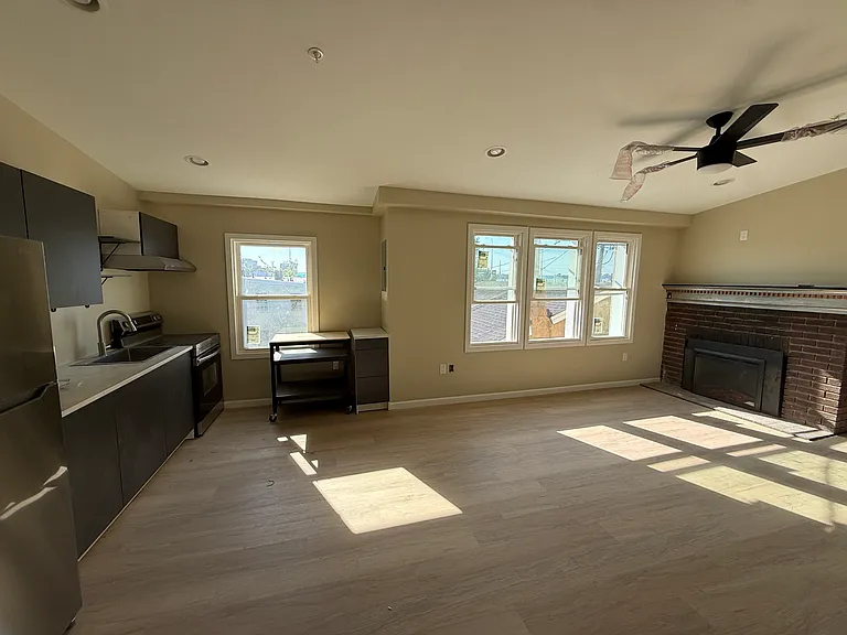 1015 Lancaster Ave #3A — Photo 9