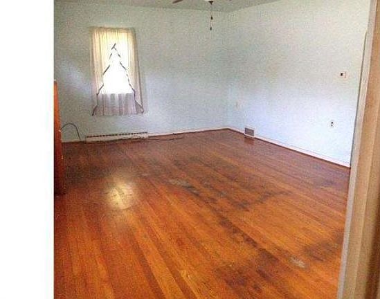 5th image of 740 Girard Ave