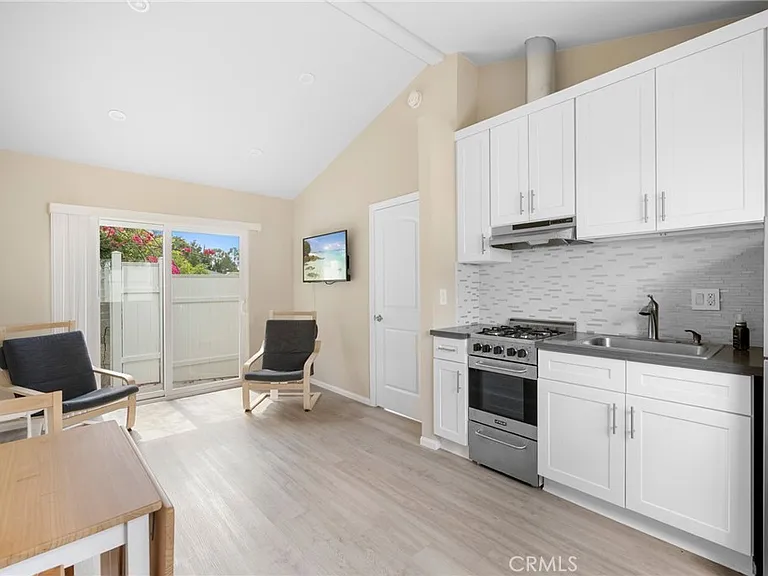 1816 Hillside Dr #A — Photo 3