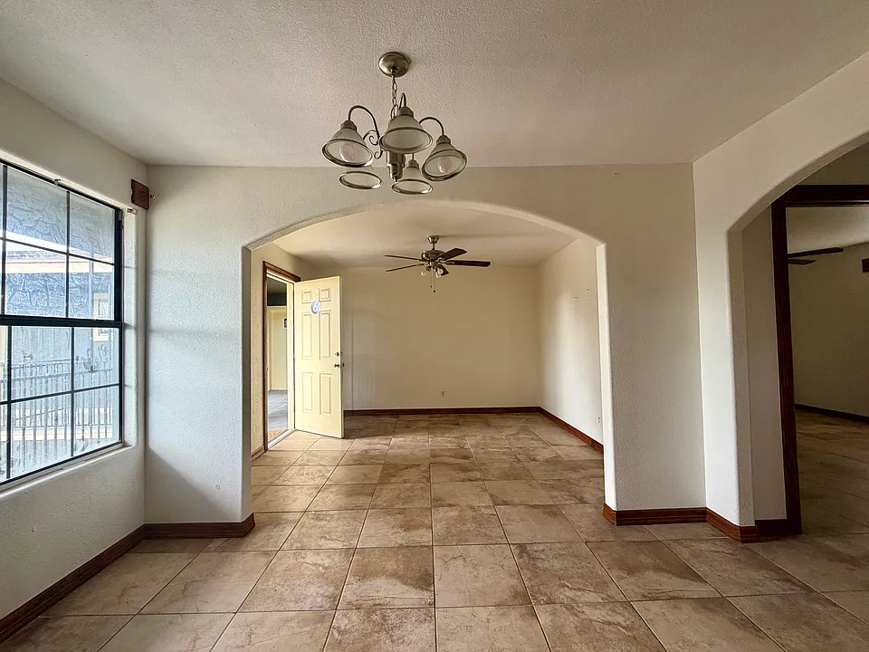 401 N Bethel St #1