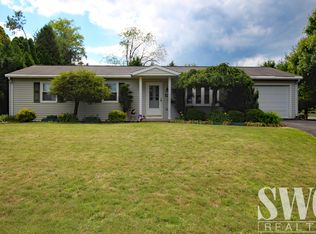 2255 Spring Grove Dr, Williamsport, PA 17701