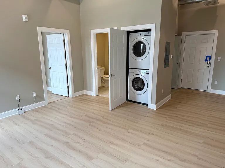 347-355 Main St #2 — Photo 6