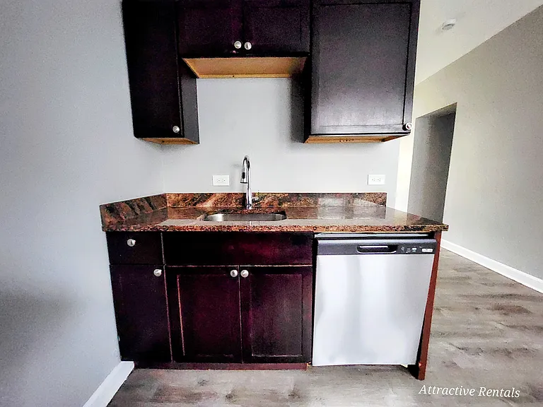 5657 W Washington Blvd #2S — Photo 6