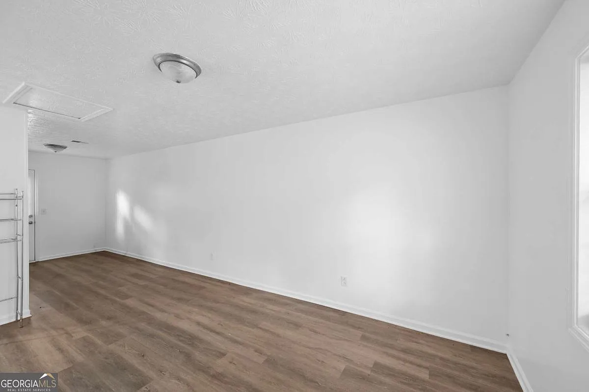 2 bed, 983 sqft, $1,350 — Photo 4