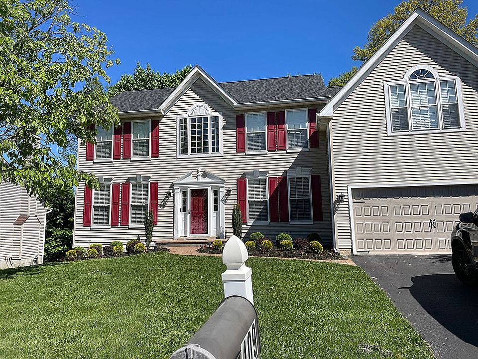 1st image of 409 Crestwood Ln