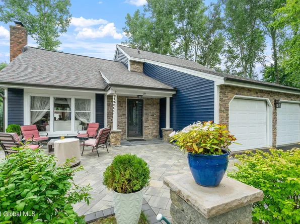 19 Durham Way, Clifton Park, NY 12065