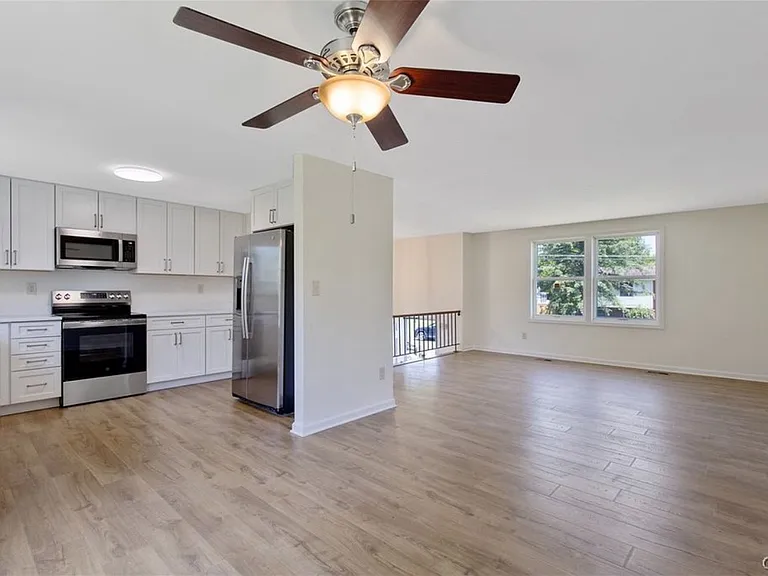 8256 Elaine Cir — Photo 4