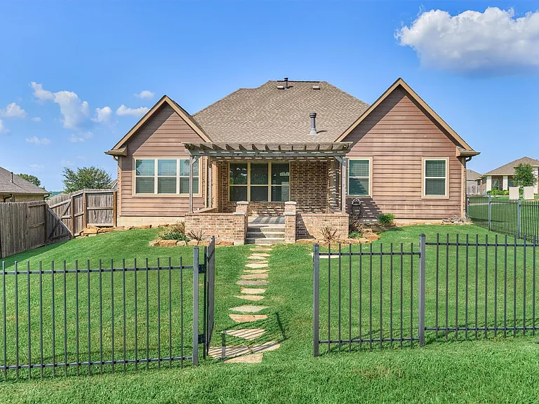 180 Racetrack Ln — Photo 35