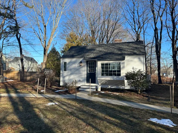 18 High St #2, Kennebunk, ME 04043