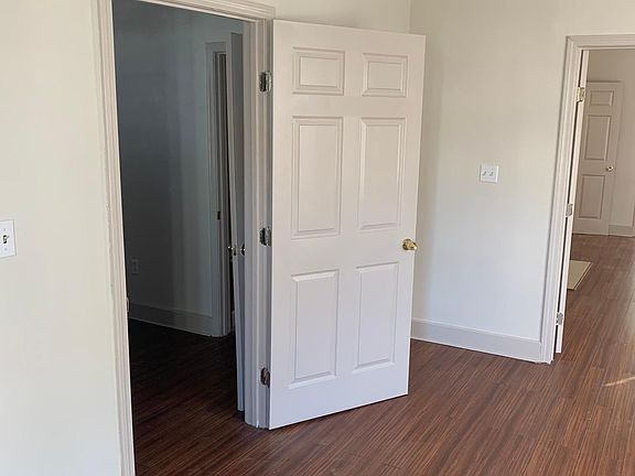 5th image of 2628 Clover St