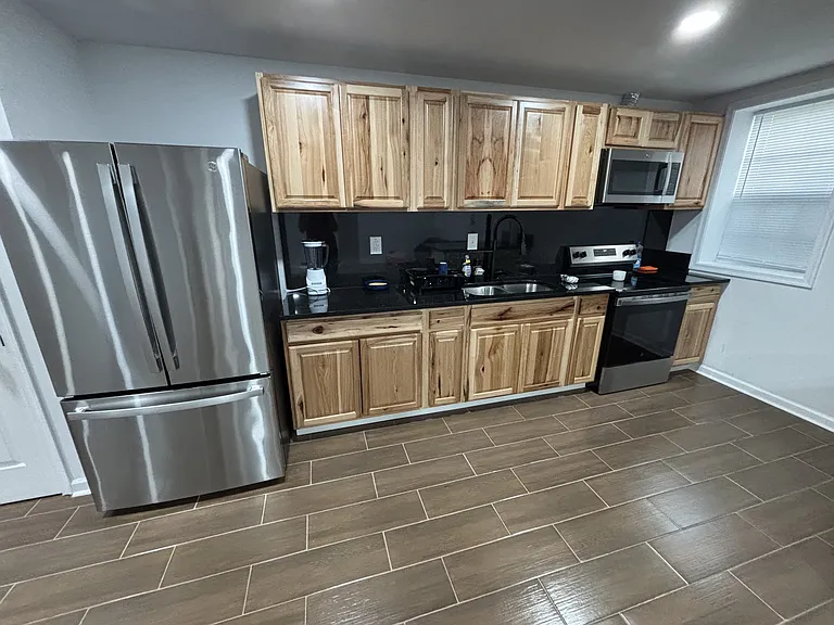 1118 Virginia Ave — Photo 2