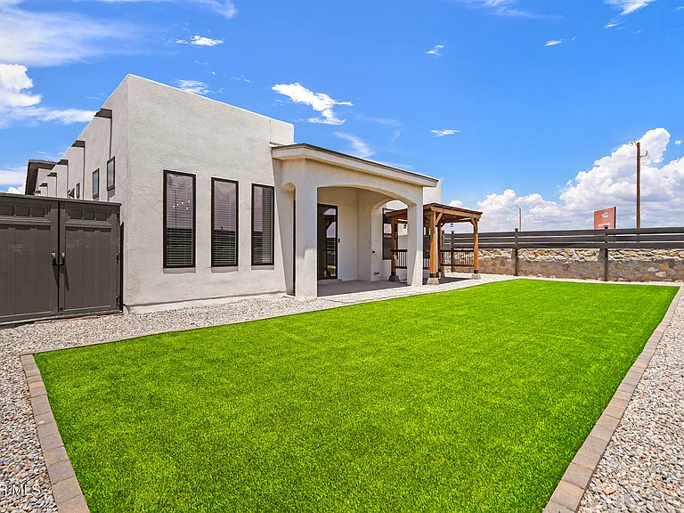 13992 Margaret Ponce Ave — Photo 31