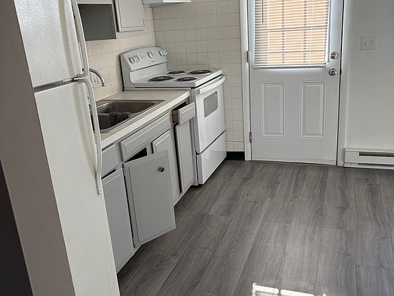 4th image of 1726 Normandy Dr APT 4