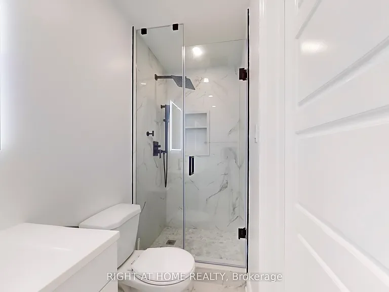 31 Lady Evelyn Cres — Photo 47