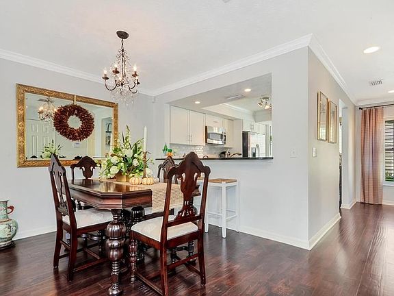 5th image of 5300 Bayshore Blvd APT C1