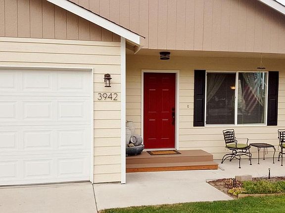 2nd image of 3942 NE Blueridge Dr