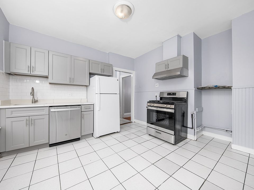 1st image of 18 Edith Ave #2