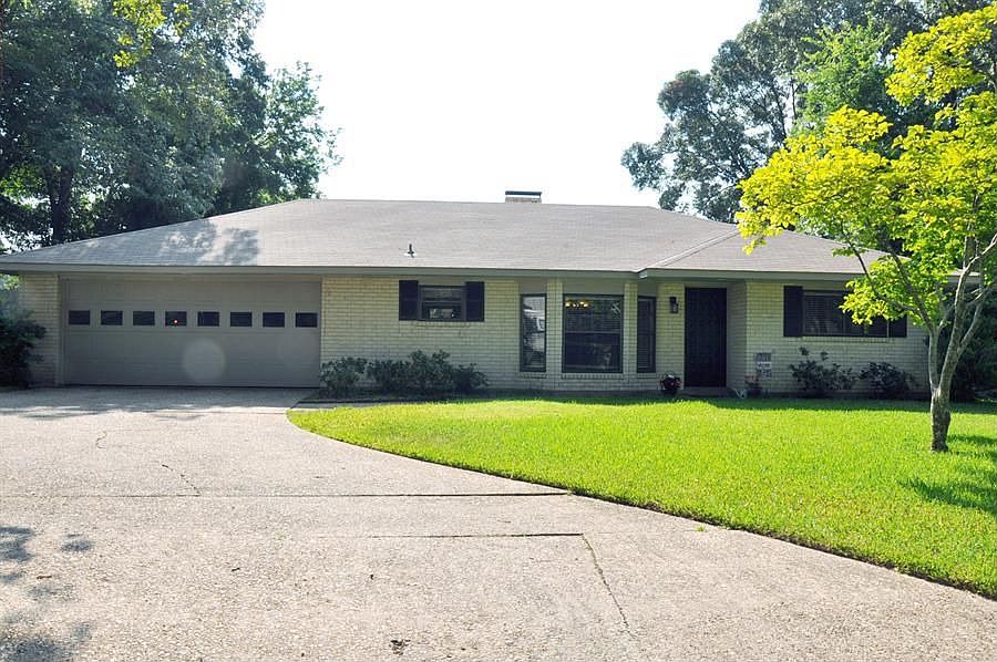 1st image of 720 Oxford Cir