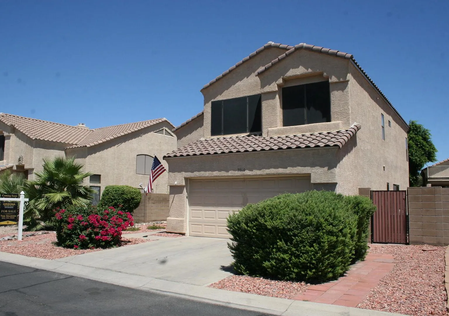 Charming 3 Bed 2.5 Bath Home in Gated Community in North Phoenix — Photo 3