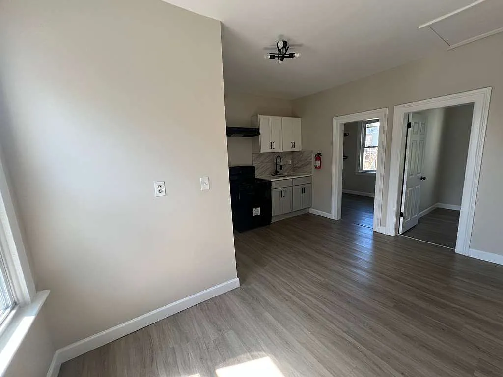 2 bed, $1,700 — Photo 2