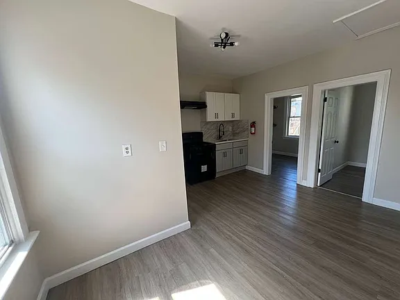97 Cedar St #97-2B — photo 2 of 6