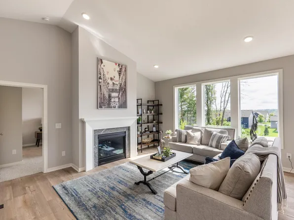 9152 62nd St S, Cottage Grove, MN 55016