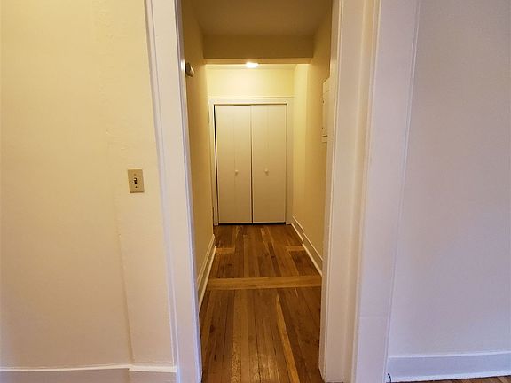 4th image of 218 Bedford St